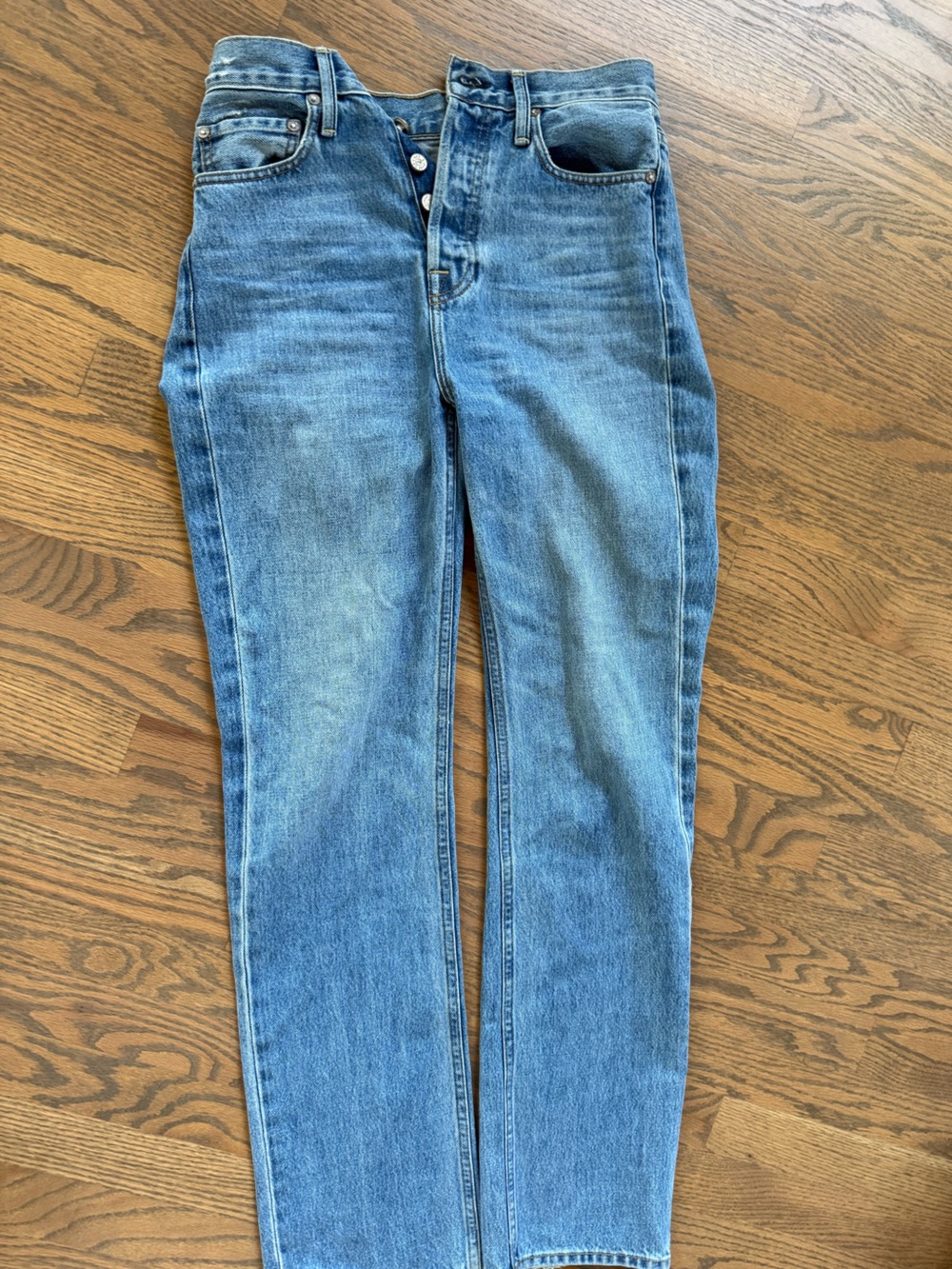 Straight-Leg Women's Jeans in Medium Blue Wash